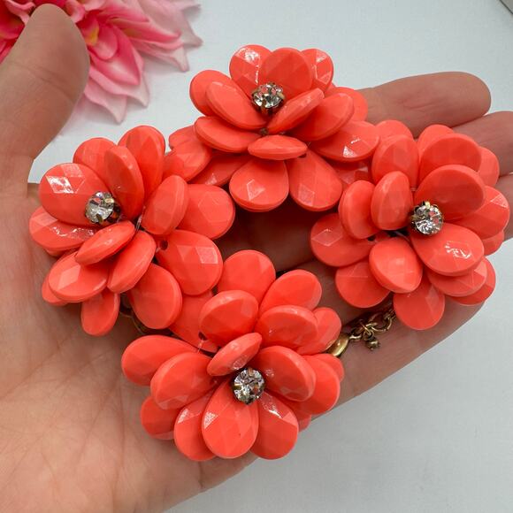 J. Crew Salmon Color Chunky Flower Bracelet Statement Signed Rhinestone Brass - Picture 3 of 13